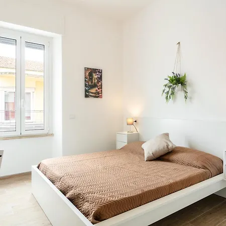 Lena's Guest house 3*